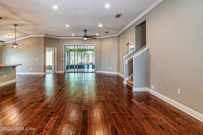 Building Photo - 241 S Bellagio Dr