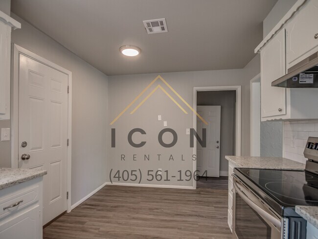 Foto del edificio - 320 E Cedar Ln