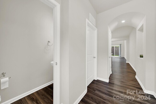 Building Photo - 3824 Amalia Pl