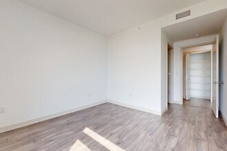 Interior Photo - One Hundred Above the Park