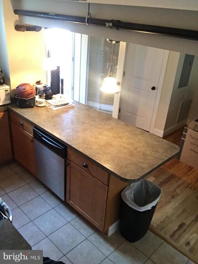 Primary Photo - 202 Delaware St