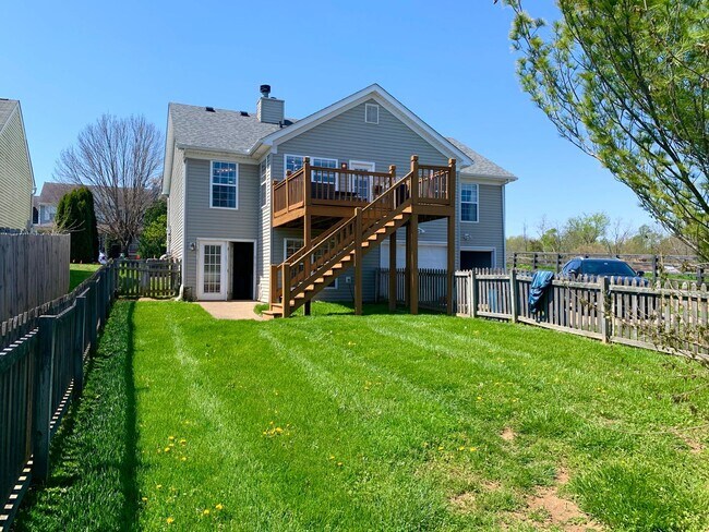 Photo - Convenience and Comfort Feels Like Country... House