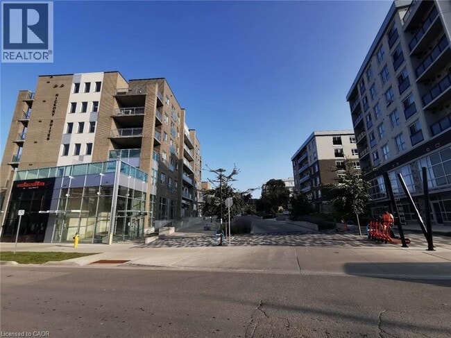 Building Photo - 275 Larch St