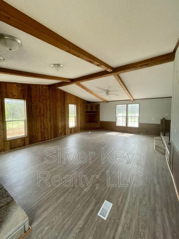 Building Photo - 137 H St