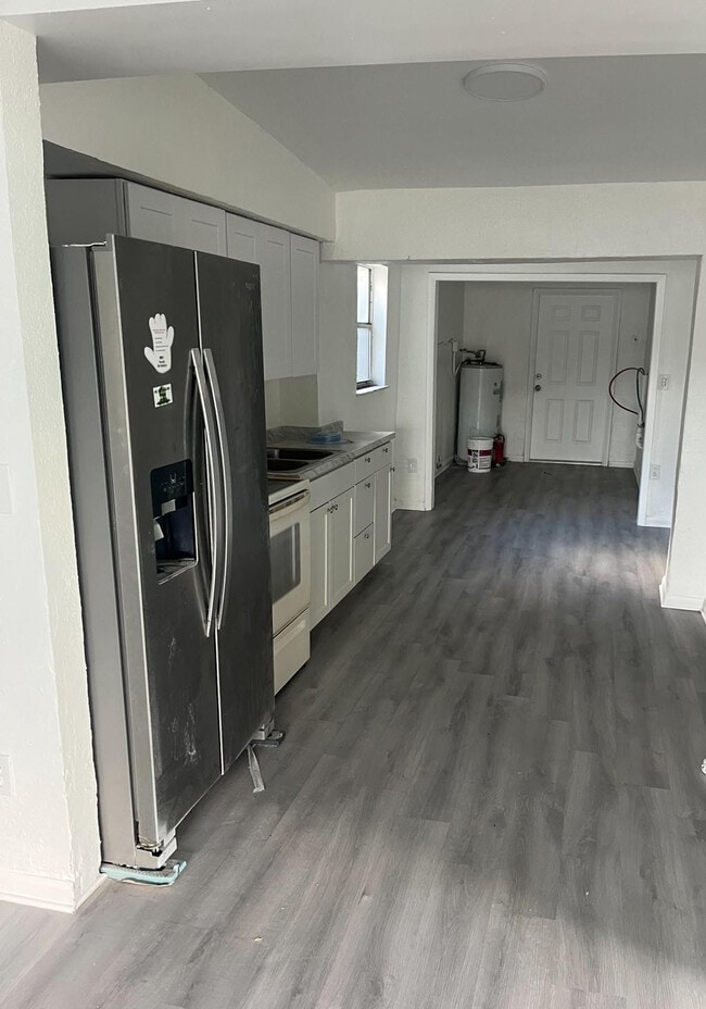 Building Photo - 1996 Rutland St