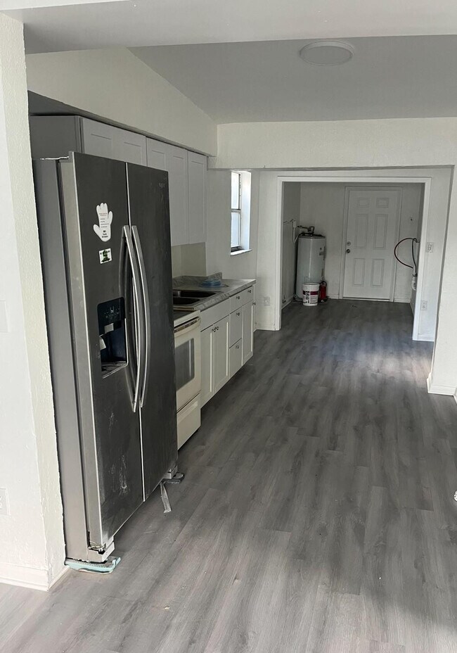 Foto del edificio - 1996 Rutland St