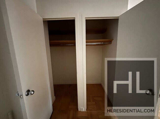 Building Photo - Fourth Avenue