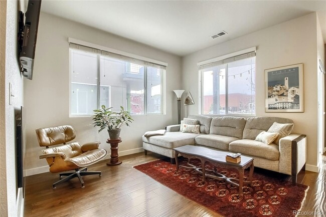 Foto del edificio - 6775 Morrison Dr