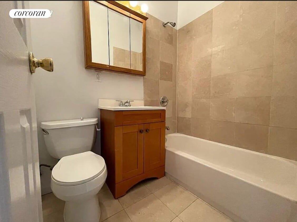 Foto del edificio - 212 W 79th St