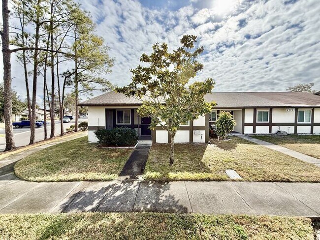 Foto del edificio - 2900 Grove Wood Blvd