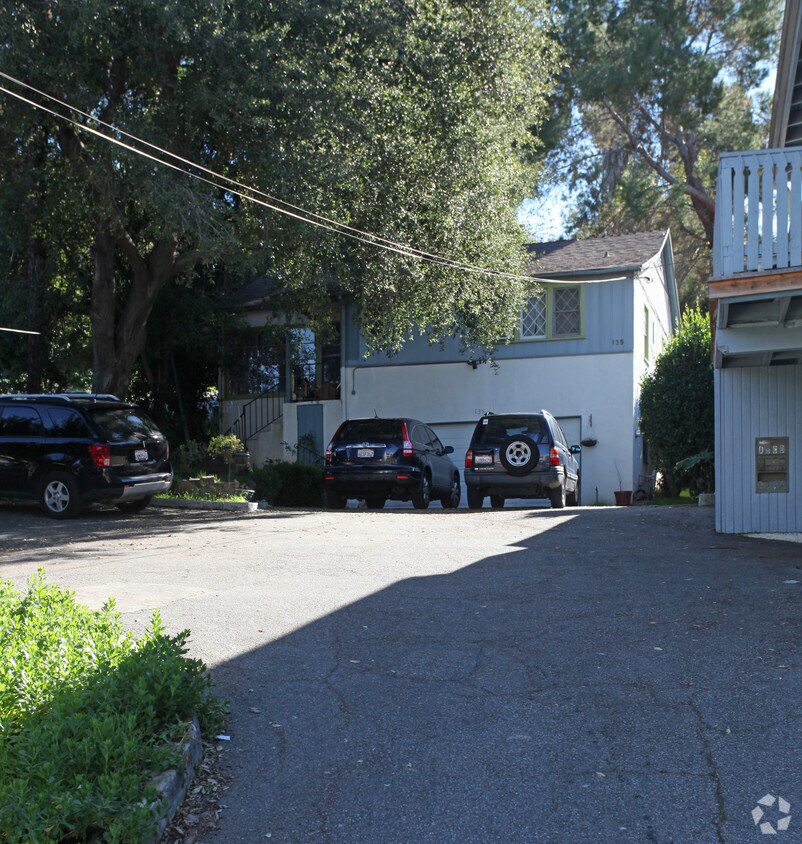 Building Photo - 133-135 Monterey Rd