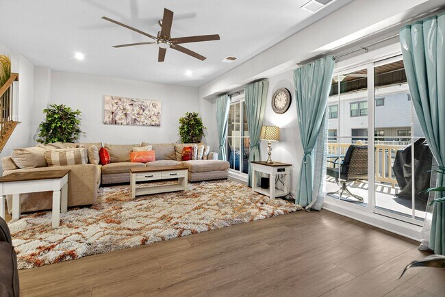 Foto del edificio - Luxurious 3 Bed 2.5 Bath Townhome In Beautiful Foster's Glen
