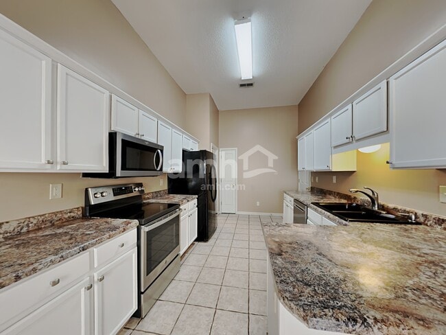 Building Photo - 5557 Mary Ln