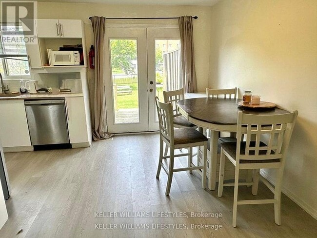 Photo du bâtiment - 50 Chapman Ct