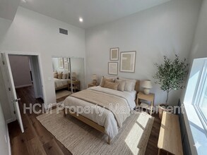 Building Photo - 5507-5509 S Manhattan Pl