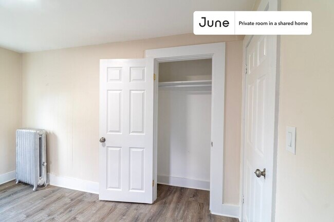 Foto del edificio - Room in Shared 7 bed/2 bath home