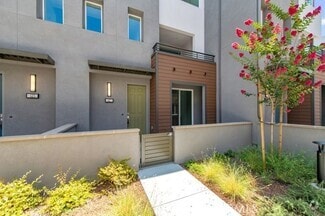 Building Photo - 627 S Lyon St