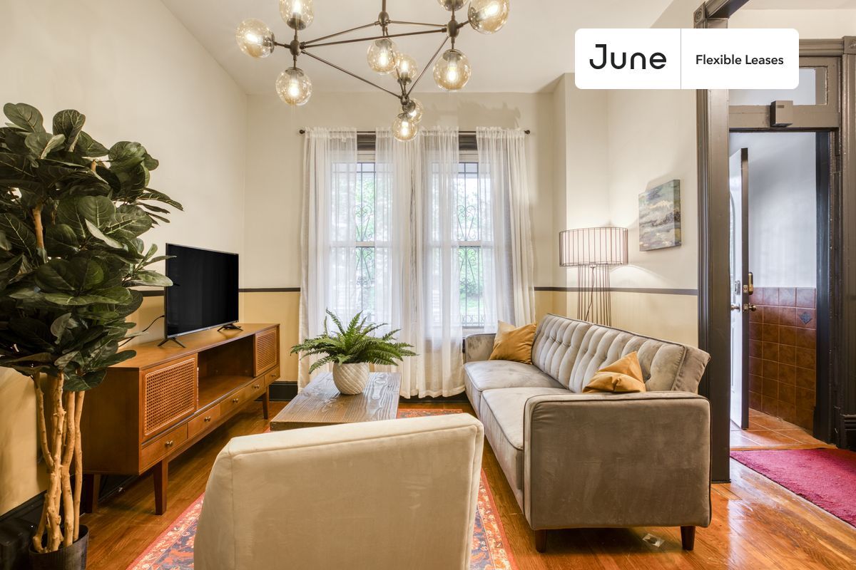 Foto principal - 735 Girard St NW