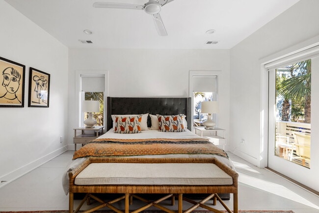 Building Photo - 508 E Huron Ave