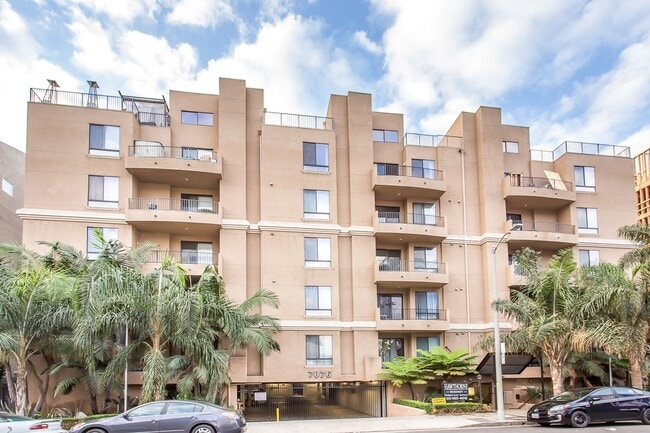 Foto del edificio - Hawthorne Regency Apartments
