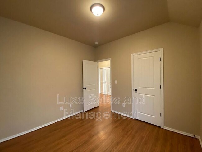 Building Photo - 11211 Coachmans Rd