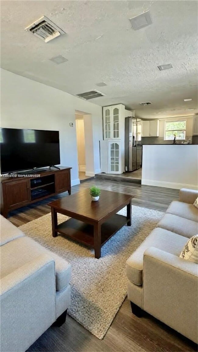 Foto del edificio - 2701 NW 18th Terrace