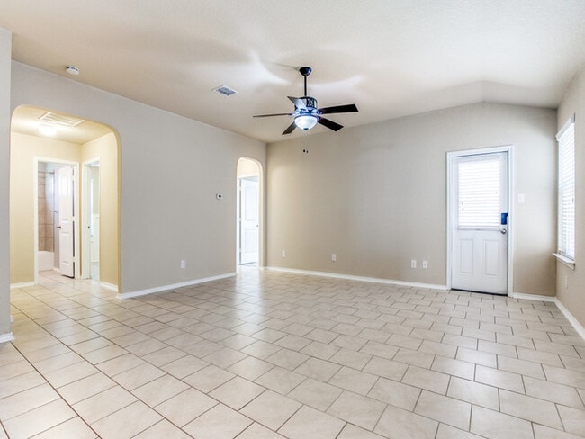 Building Photo - San Antonio, TX - House - $1,695.00 Availa...