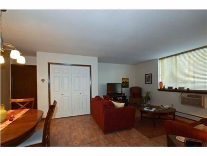 Foto del edificio - 805 E Henry Clay St
