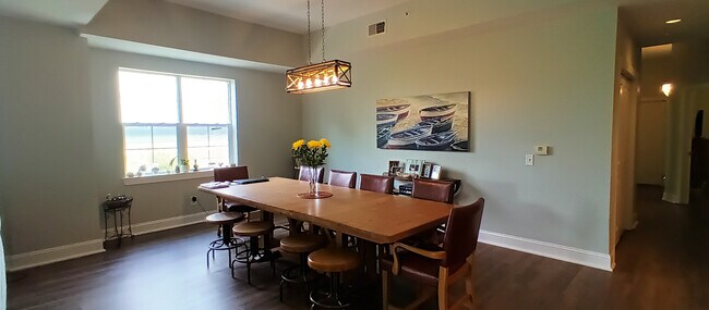 Foto del edificio - 3100 Marsh Grove Ln