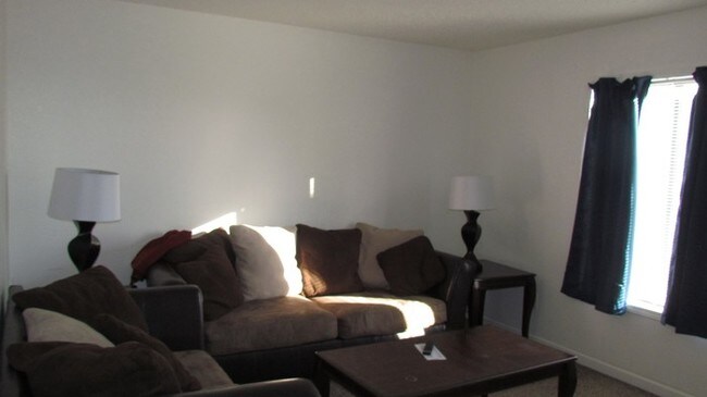 Foto del edificio - Available in December!!