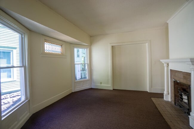 Building Photo - 126 Harvard Pl