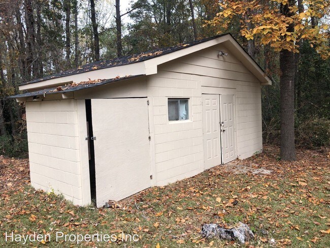 Building Photo - 21175 Fayetteville Rd