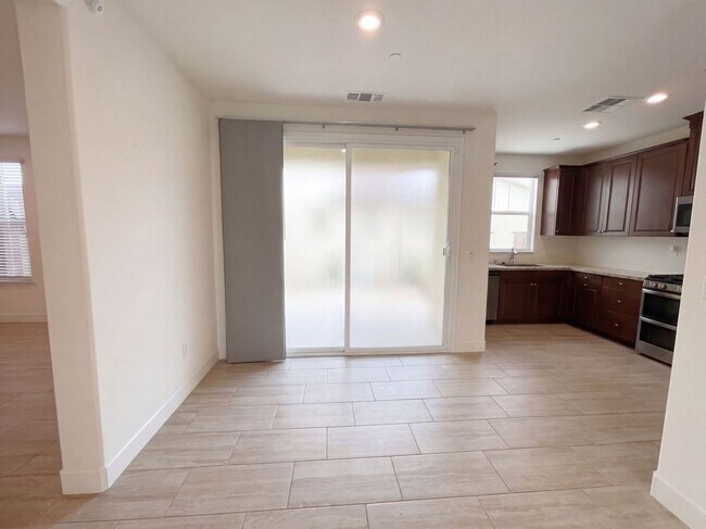 Foto del edificio - 7962 Carraway Dr