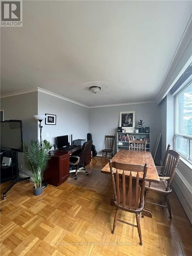 Building Photo - 3 Meadowbrook Rd