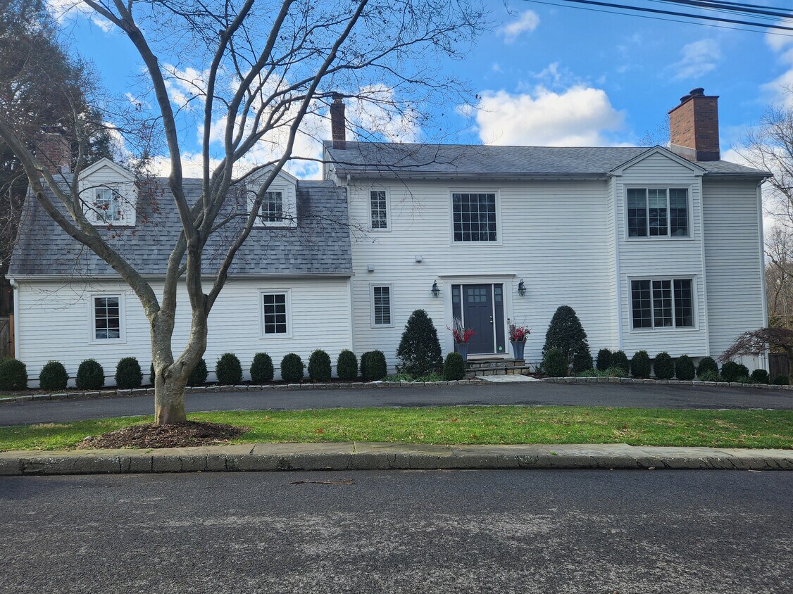 Primary Photo - 3 Valley Field Rd