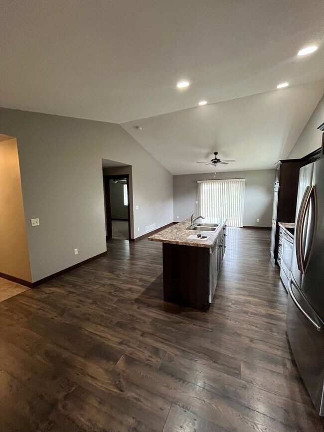 Foto del edificio - 3302 White Oak Ln