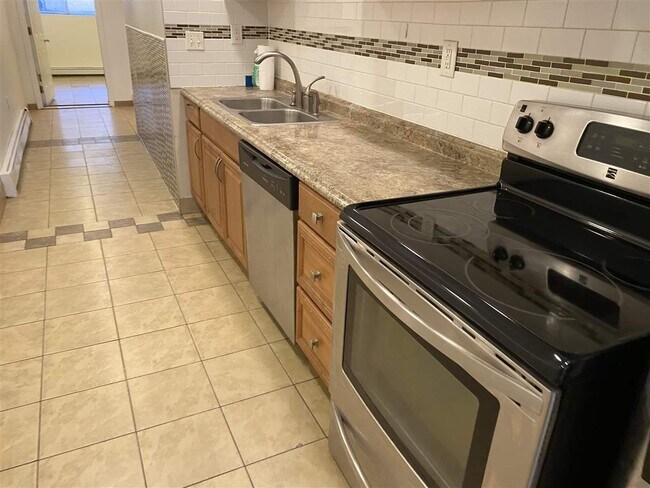 Building Photo - 333 Sip Ave