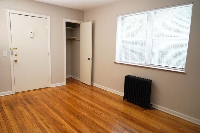 Building Photo - 3025 Clifton Ave