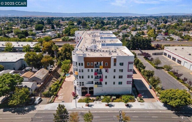 Foto del edificio - 42111 Osgood Rd