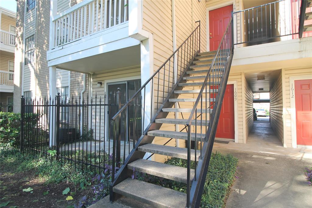 Primary Photo - 2750 Holly Hall St