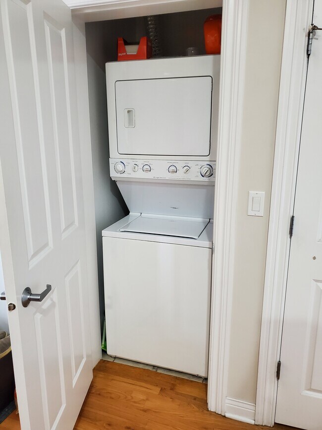 Apartamento con lavadora/secadora - 4700 N Western Ave