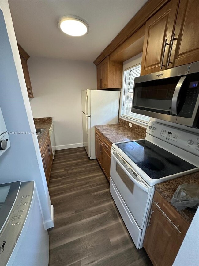 Foto del edificio - 3228 NW 102nd Terrace