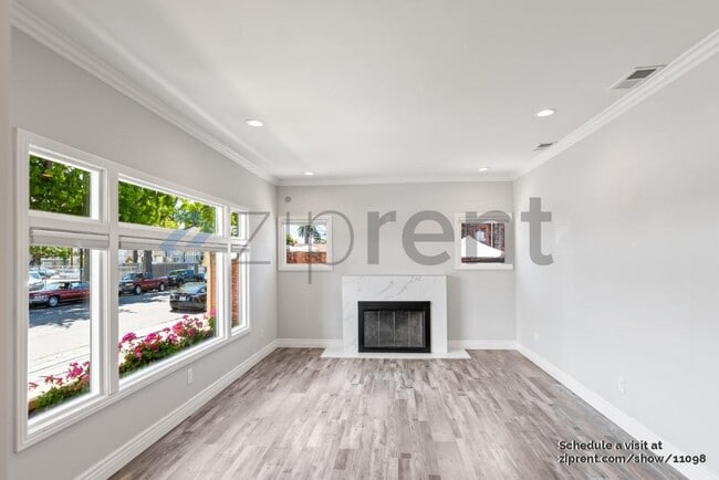 Building Photo - 1519 St Charles St
