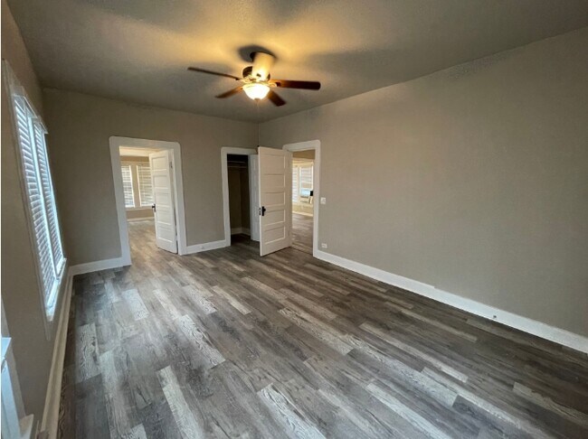 Building Photo - 3216 Homan Ave