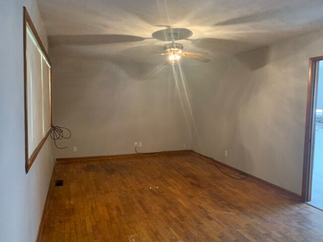 Building Photo - 1117 S Stanley St