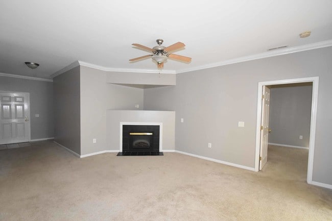 Building Photo - 2237 Locksley Woods Dr