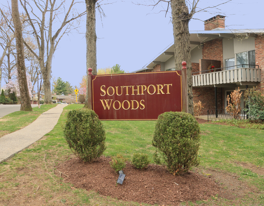 Foto principal - 106 Southport Woods Drive