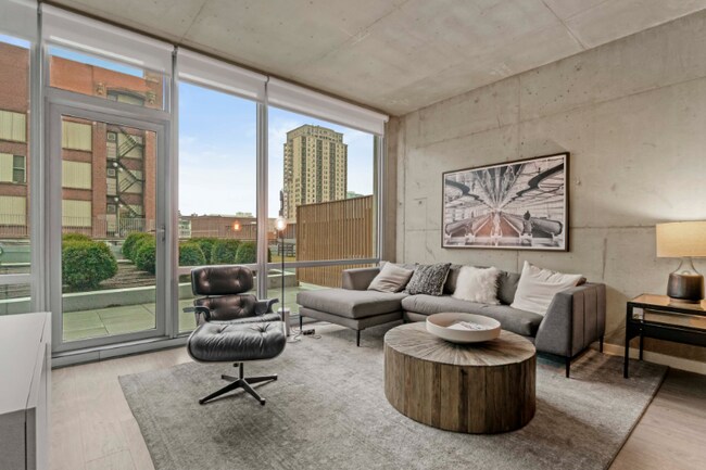 Foto del edificio - 1443 S State St