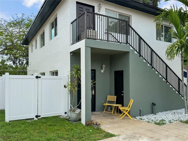 Building Photo - 220 NW 98th St