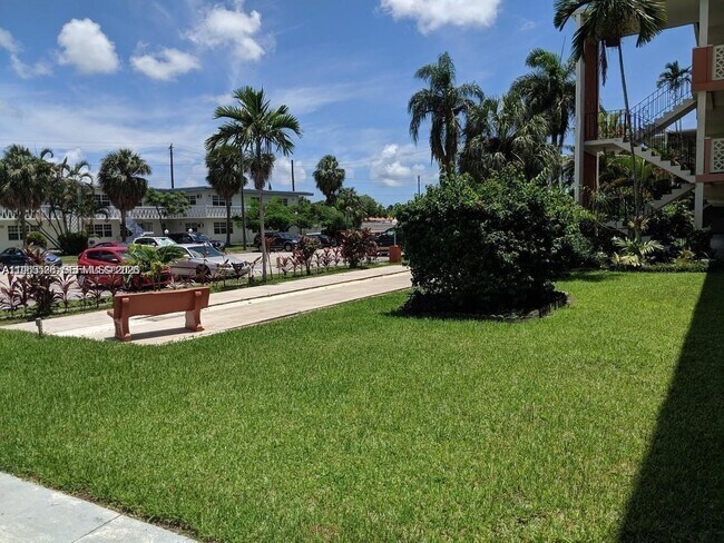 Foto del edificio - 1450 NE 170th St